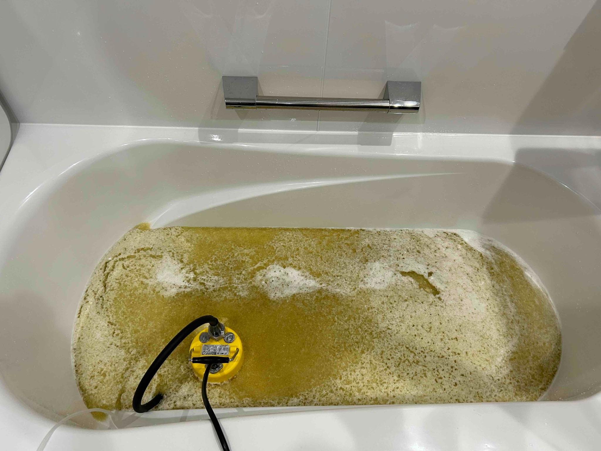 配管洗浄中の様子